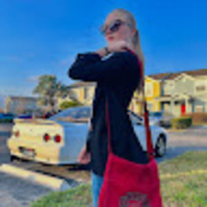 Meet your Posher, Eva